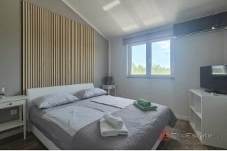 020 2047 74 Sibenik Four bedroom house with pool for sale