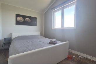 020 2047 74 Sibenik Four bedroom house with pool for sale