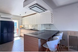 011 1020 09 Zagreb Two story apartment for sale