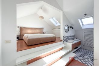 011 1020 09 Zagreb Two story apartment for sale