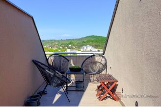 011 1020 09 Zagreb Two story apartment for sale