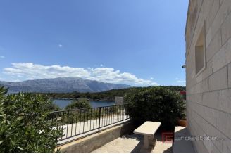 011 2041 105 Brac Mediterranean house with pool near the sea for sale