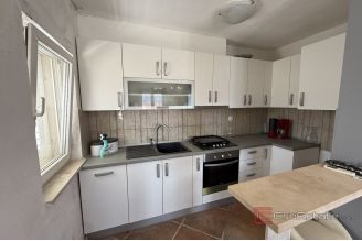 011 2041 105 Brac Mediterranean house with pool near the sea for sale