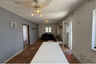 011 2041 105 Brac Mediterranean house with pool near the sea for sale