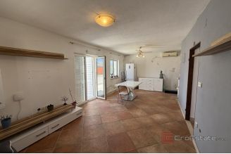 011 2041 105 Brac Mediterranean house with pool near the sea for sale