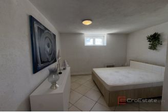 011 2041 105 Brac Mediterranean house with pool near the sea for sale