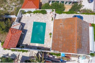 011 2041 105 Brac Mediterranean house with pool near the sea for sale