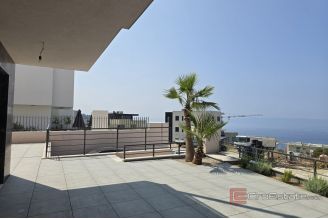 013 5381 30 Makarska Modern house with pool and a sea view for sale