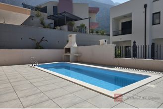 013 5381 30 Makarska Modern house with pool and a sea view for sale