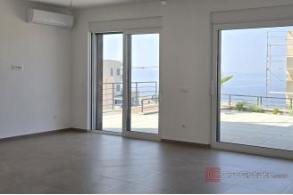 013 5381 30 Makarska Modern house with pool and a sea view for sale