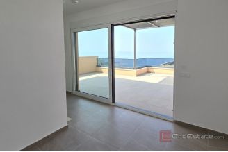 013 5381 30 Makarska Modern house with pool and a sea view for sale