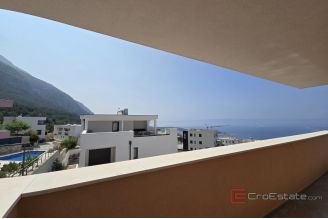 013 5381 30 Makarska Modern house with pool and a sea view for sale