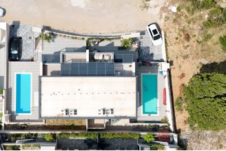 013 5381 30 Makarska Modern house with pool and a sea view for sale