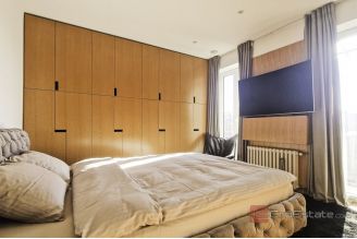 008 1020 11 Zagreb Two story apartment in an attractive location for sale