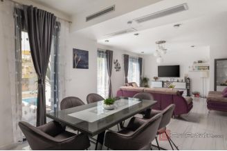 019 2048 45 Split area Villa with panoramic sea view for rent