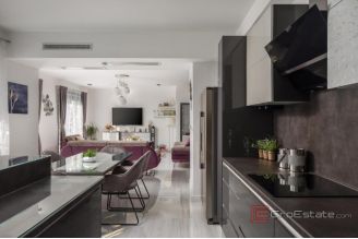019 2048 45 Split area Villa with panoramic sea view for rent