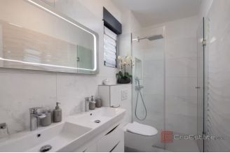 019 2048 45 Split area Villa with panoramic sea view for rent