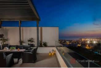 019 2048 45 Split area Villa with panoramic sea view for rent