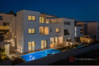 019 2048 45 Split area Villa with panoramic sea view for rent