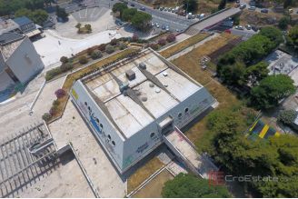 004 2016 659 split gripe unique commercial space for complete renovation for rent