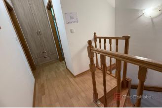 011 5382 30 island brac duplex apartment near the beach for sale