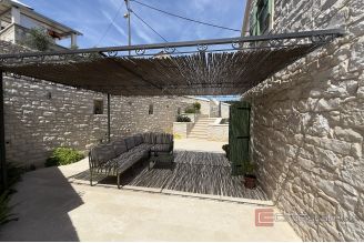 014 2041 106 Brac Stone villa with pool and a sea view for sale
