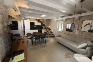 014 2041 106 Brac Stone villa with pool and a sea view for sale