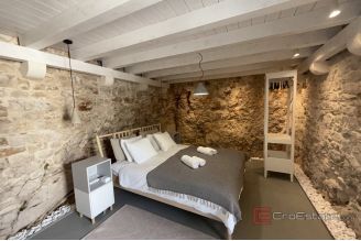 014 2041 106 Brac Stone villa with pool and a sea view for sale