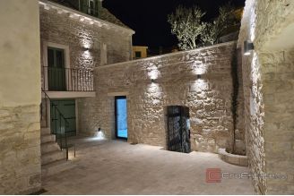 014 2041 106 Brac Stone villa with pool and a sea view for sale