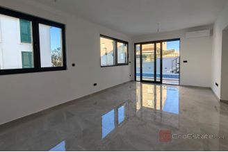 014 2035 236 island ciovo apartment with a sea view for sale