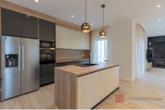 019 1020 19 Dalmatian Hinterland Luxury villa with pool for sale