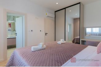 019 1020 19 Dalmatian Hinterland Luxury villa with pool for sale