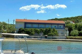001 1026 07 island rab apartment house first row to the sea for sale