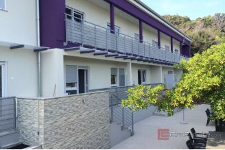 008 1026 07 island rab apartment house first row to the sea for sale