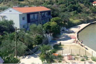 008 1026 07 island rab apartment house first row to the sea for sale