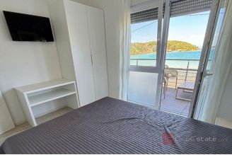 008 1026 07 island rab apartment house first row to the sea for sale