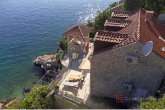 015 1027 01 dubrovnik stone house first row to the sea for sale