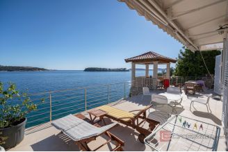 015 1027 01 dubrovnik stone house first row to the sea for sale