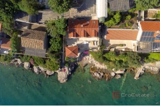 015 1027 01 dubrovnik stone house first row to the sea for sale