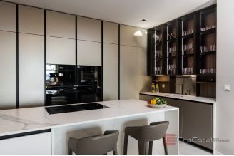 010 1018 08 Dubrovnik Modern apartment with a sea view for sale