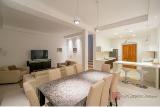 013 1027 03 near dubrovnik villa with swimming pool by the sea for sale