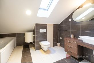 013 1027 03 near dubrovnik villa with swimming pool by the sea for sale