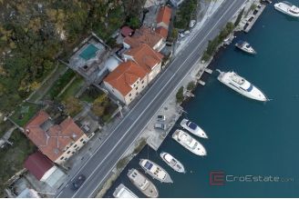 013 1027 03 near dubrovnik villa with swimming pool by the sea for sale