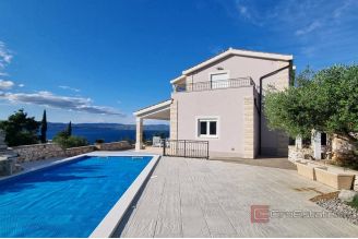 011 5383 30 Solta Villa with pool and an open sea view for sale