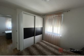 009 2052 63 Split Mejasi Modern two bedroom apartment with garage for rent