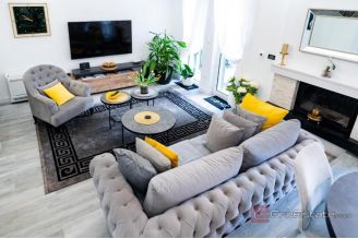 011 2022 459 Split Bacvice Modern villa for long term rent