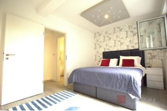 011 2022 459 Split Bacvice Modern villa for long term rent