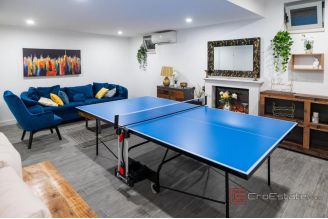 011 2022 459 Split Bacvice Modern villa for long term rent