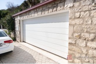 016 1027 04 Dubrovnik Stone house with pool in the first roe to the sea for sale