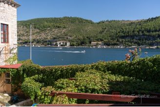 016 1027 04 Dubrovnik Stone house with pool in the first roe to the sea for sale